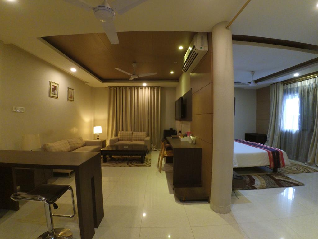 Dibrugarh Club House Hotel Exterior foto