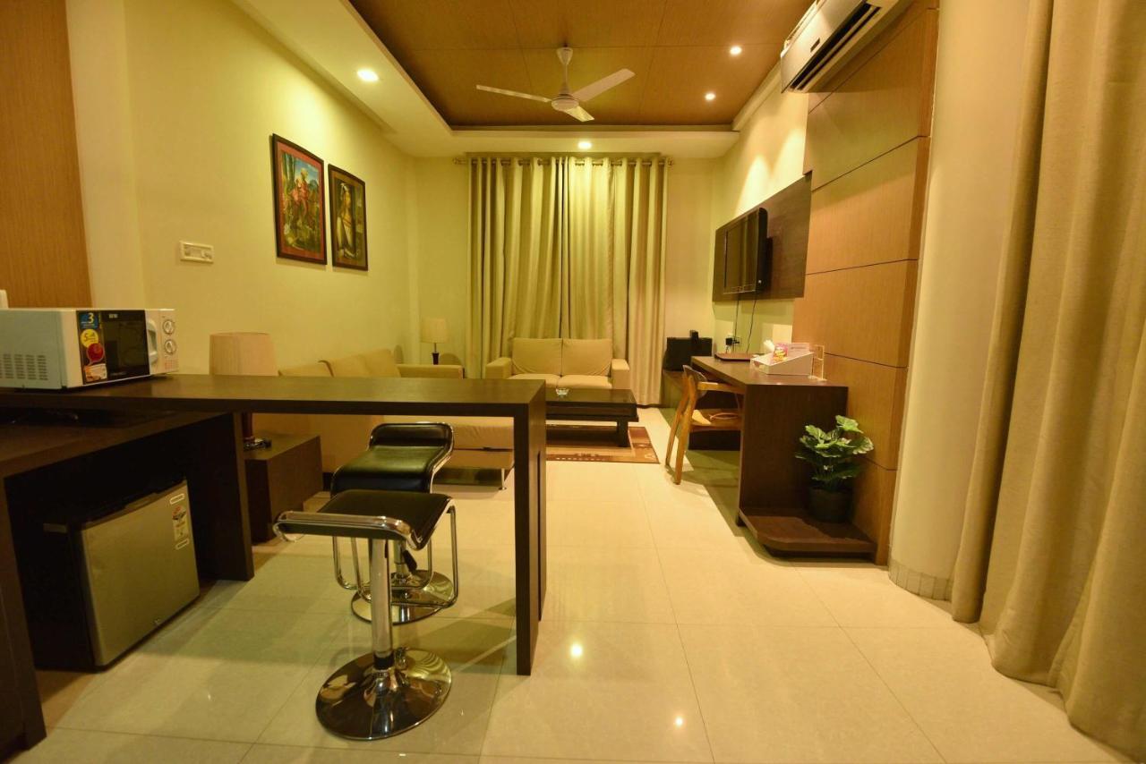 Dibrugarh Club House Hotel Exterior foto